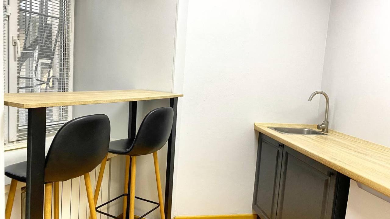 Uneed Rooms M1 キエフ エクステリア 写真