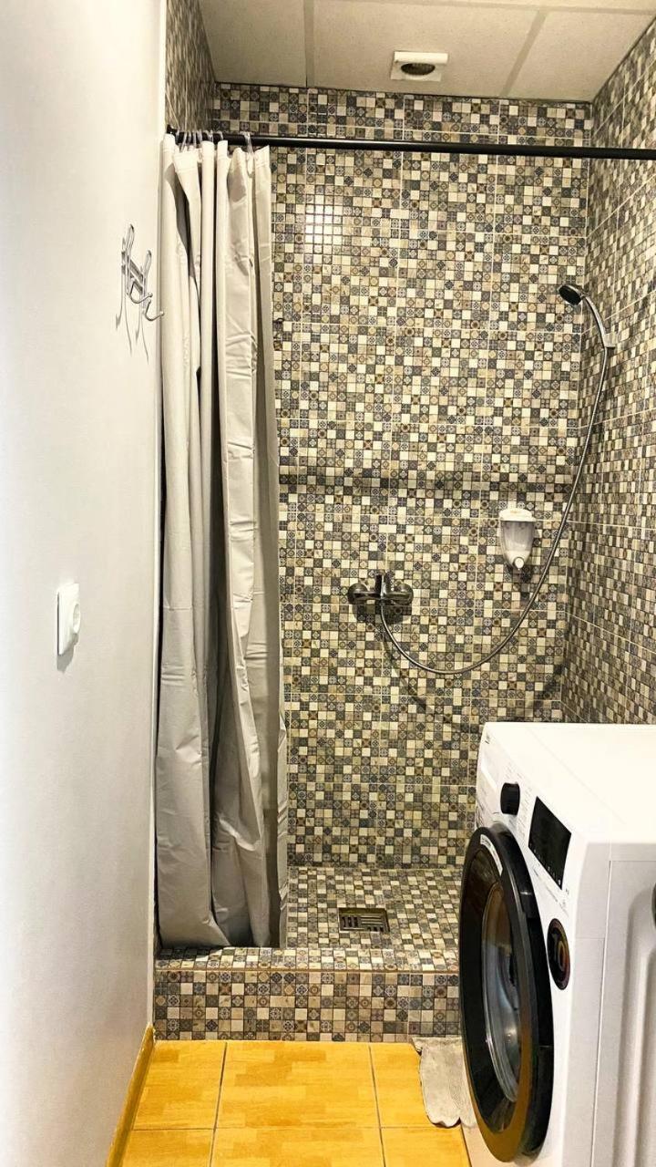 Uneed Rooms M1 キエフ エクステリア 写真